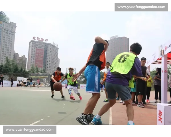 篮球赛实时比分追踪与精彩瞬间全程动态报道 - 副本 - 副本